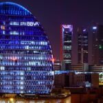 BBVA mejora un 10% su OPA por Sabadell