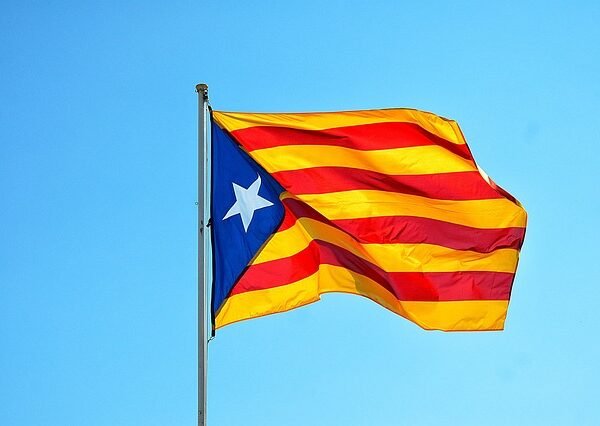 Se rechaza delegar competencias de inmigración a Cataluña
