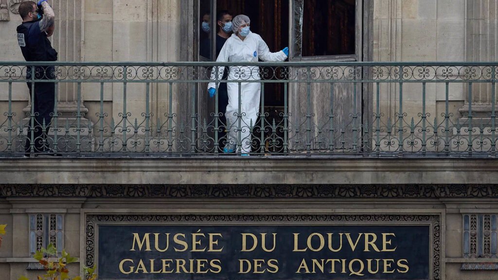 El robo del siglo en el Louvre